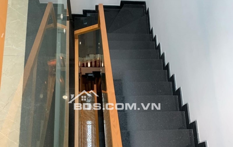 Bán nhà linh Xuân – 85m2 - HXH 5m – 5PN – 6WC – Xe hơi ngủ trong nhà